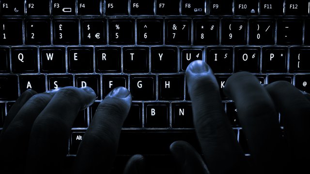 Клавиатура и хакер